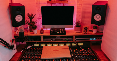 Studio-Equipment Sale: Die besten Rabatte, um dein Setup zu verbessern
