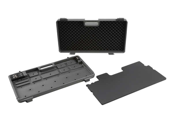 Boss BCB-90X MOLDED PLASTIC CARRY CASE WITH I/O INTERFACE FOR 9 PEDALS + DAISY CHAIN POWER CABLE