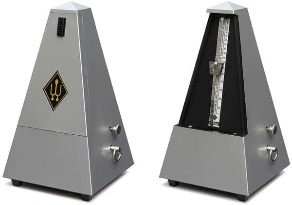 Wittner METRONOME PYRAMIDAL LIGHT MATT SILVER 855202