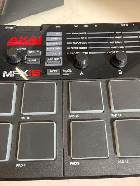 Akai Professional MPX16 - B-Ware