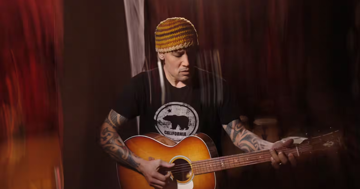 Taylor Guitars dévoile la 512e Gold Label, signature Ben Harper