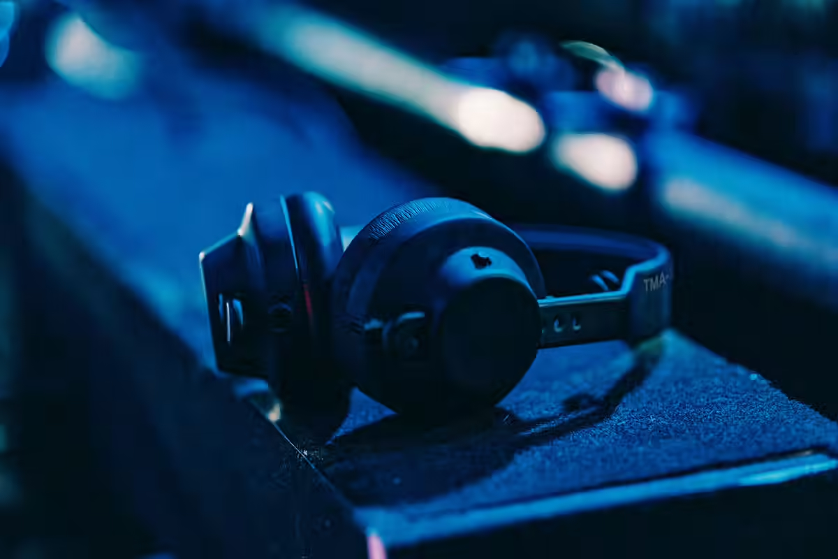 Casque DJ sans fil : AIAIAI TMA-2 vs Pioneer DJ HDJ-F10-TX