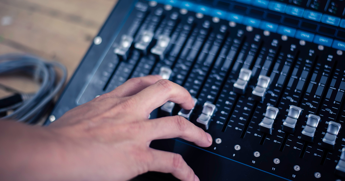 Comparatif des meilleures consoles de mixage 12 pistes