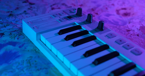 Top 5 der MIDI-Controller: Die besten Modelle zum Komponieren