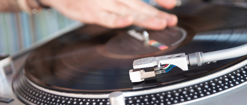 Top 5 des platines vinyles portables : mobilité et créativité