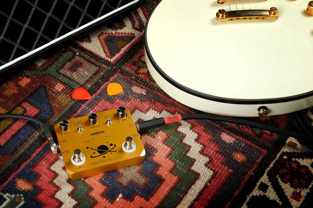 Satellite Looper