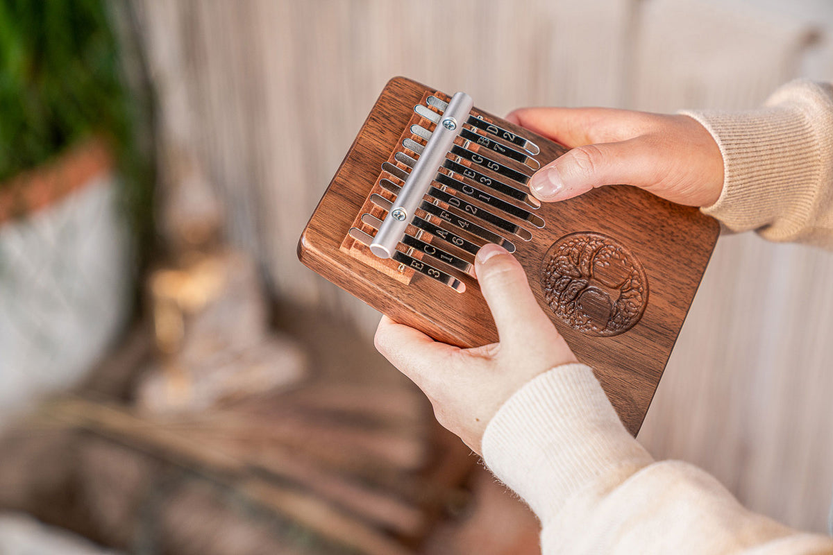 MEINL SONIC ENERGY SOLID KALIMBA 10 NOTES BLACK WALNUT TREE OF LIFE