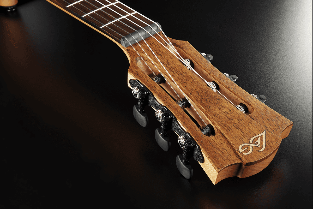 Tramontane TN70A-B&B Nylon Auditorium Schwarz & Braun
