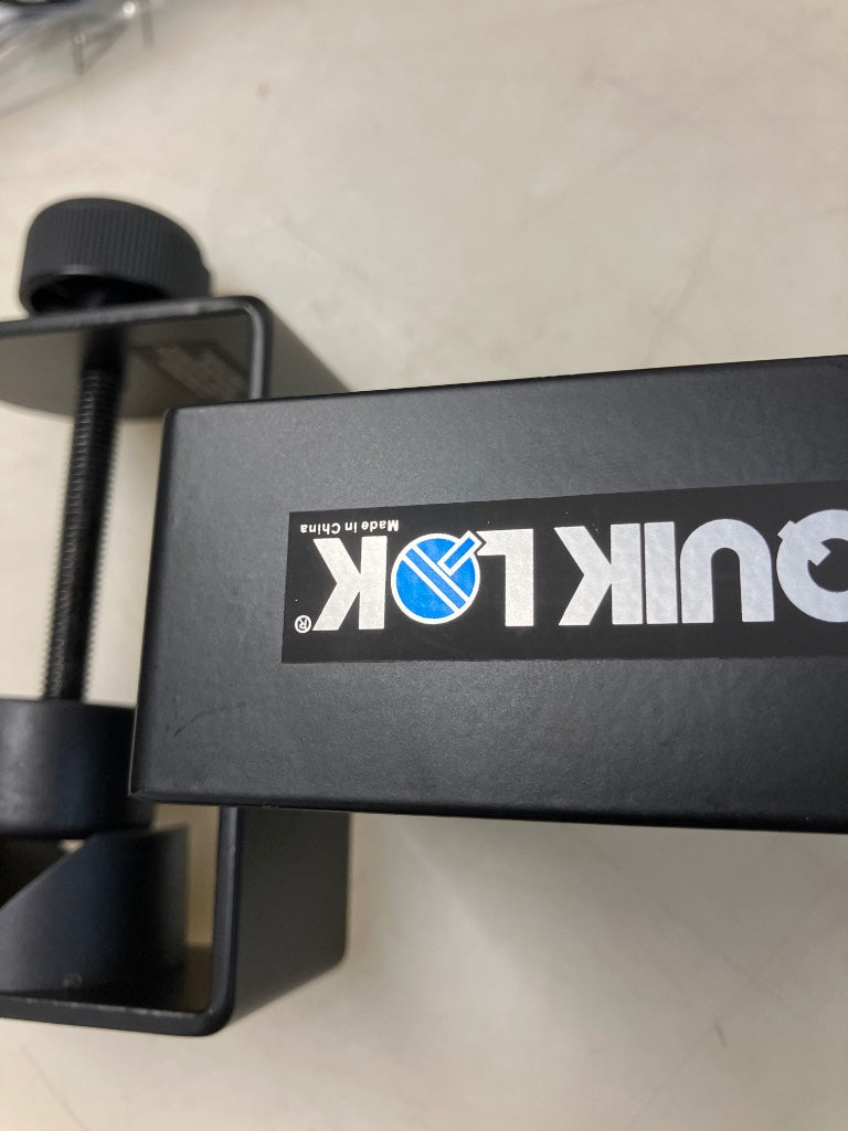MS327 HEADPHONE HOLDER WITH CLAMP BLACK - B Stock