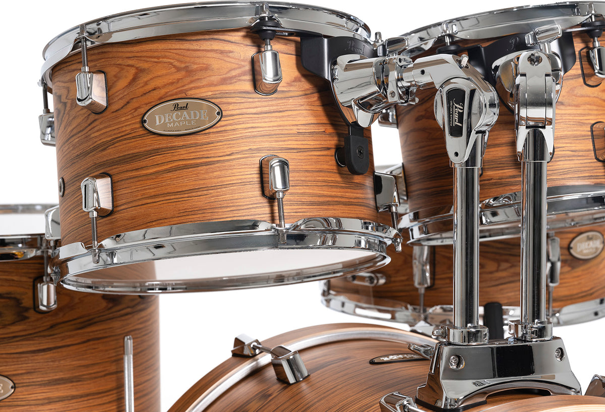 Decade Maple Artisan Fusion 20" Satin Karamellschleier + HWP-834