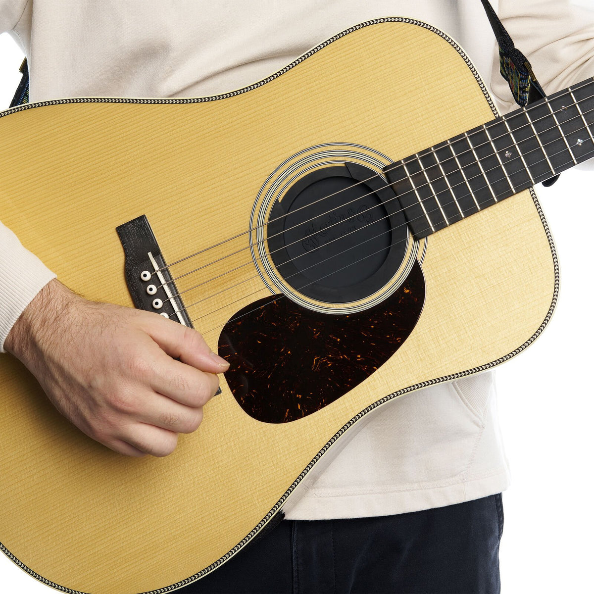 Soundhole cover for 000 and 00 models