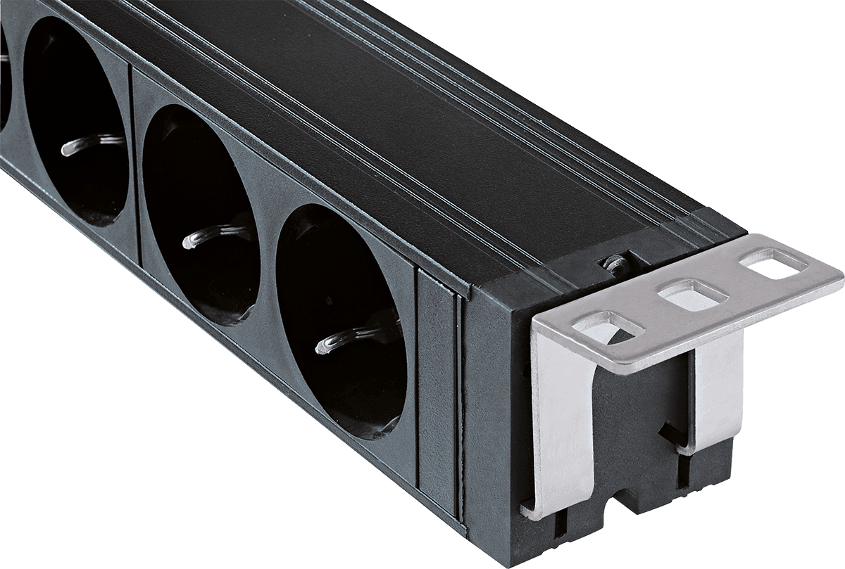 19" 230V RACKMOUNTABLE POWER SOCKET WITH 7 SOCKETS + INTER.