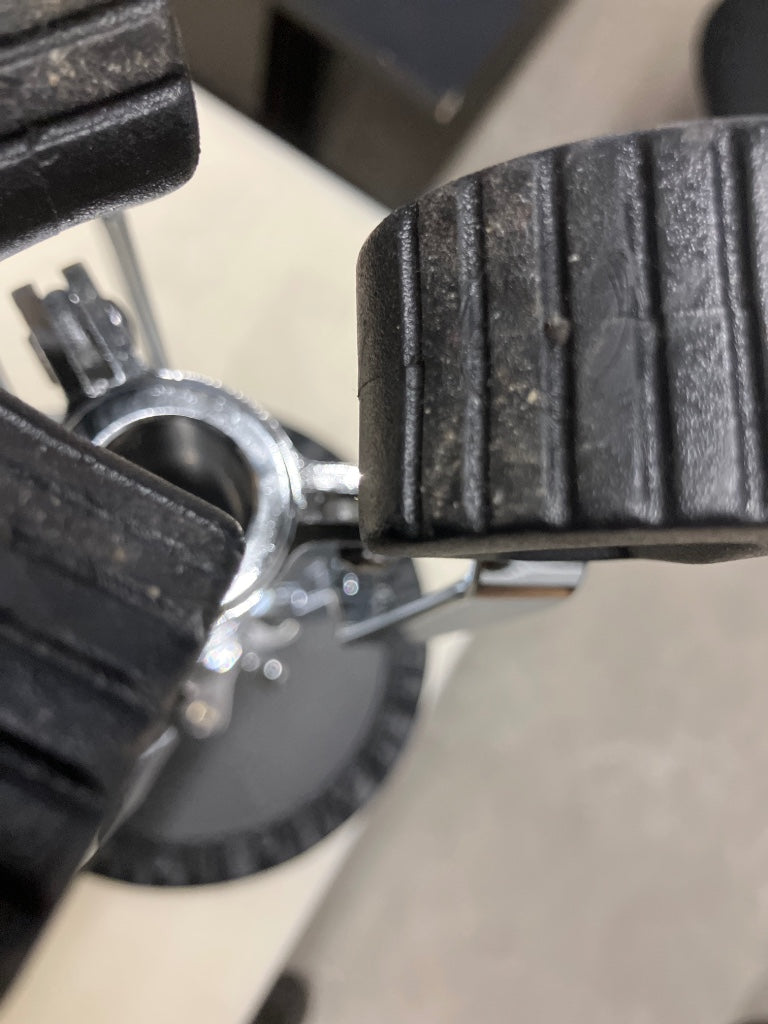 D-790 drum throne - B Stock