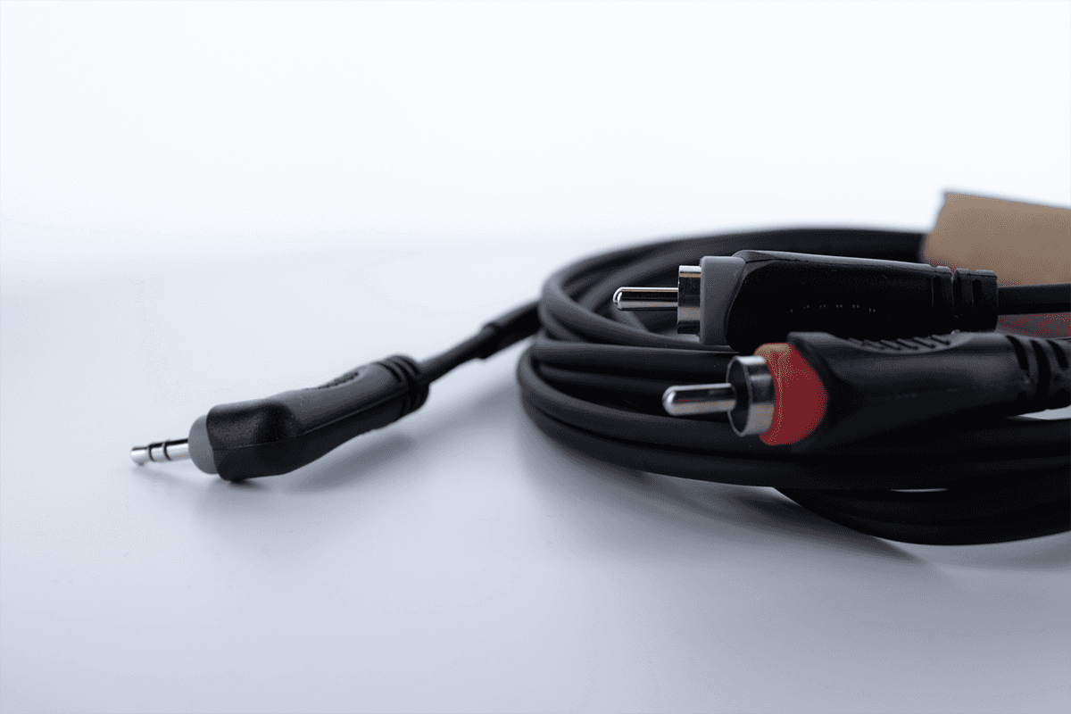 Y-Kabel Abgewinkelte Stereo-Mini-Klinke / 2 RCA 1 M