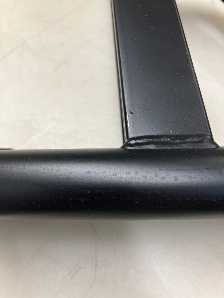 GS438 UNIVERSAL GUITAR STAND "A - B Stock