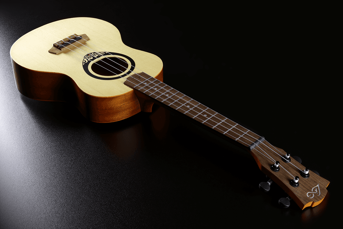 Tiki TKU150TE Tenor-Ukulele Slim Arched Back