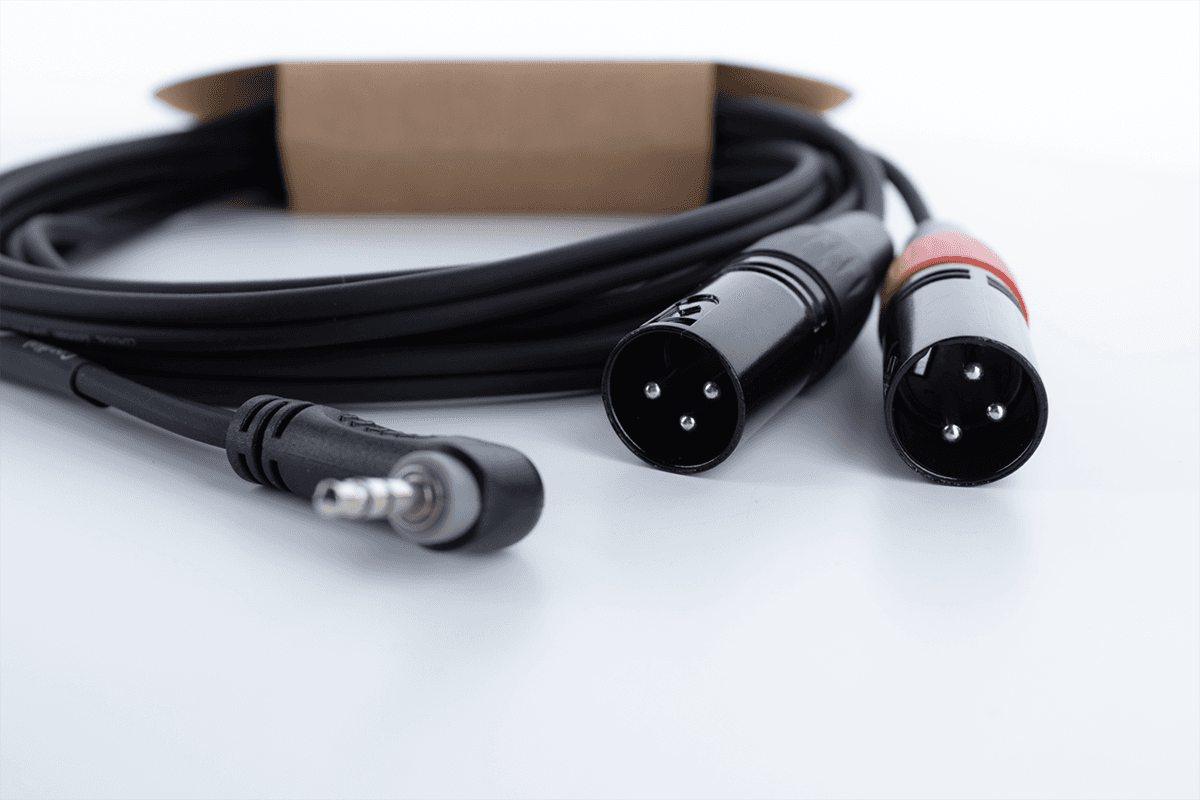 Y-Kabel Abgewinkelte Stereo-Mini-Klinke / 2 XLR-Stecker 3 M
