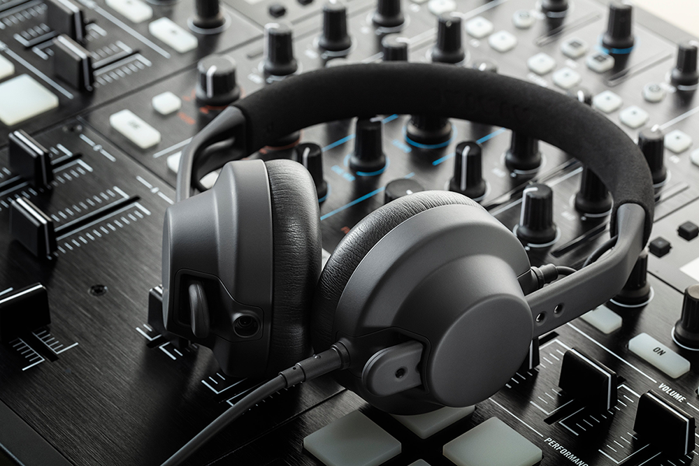 TMA-2 DJ Xe