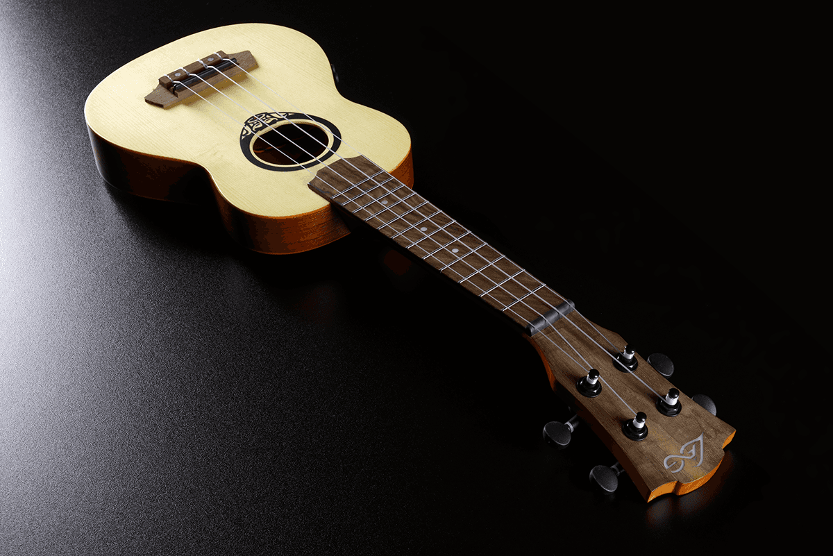 Tiki Baby Tku150Se Baby-Sopran-Ukulele Schlanker Gewölbter Boden Elektrisch