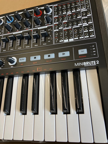MINIBRUTE 2 BK - B Stock