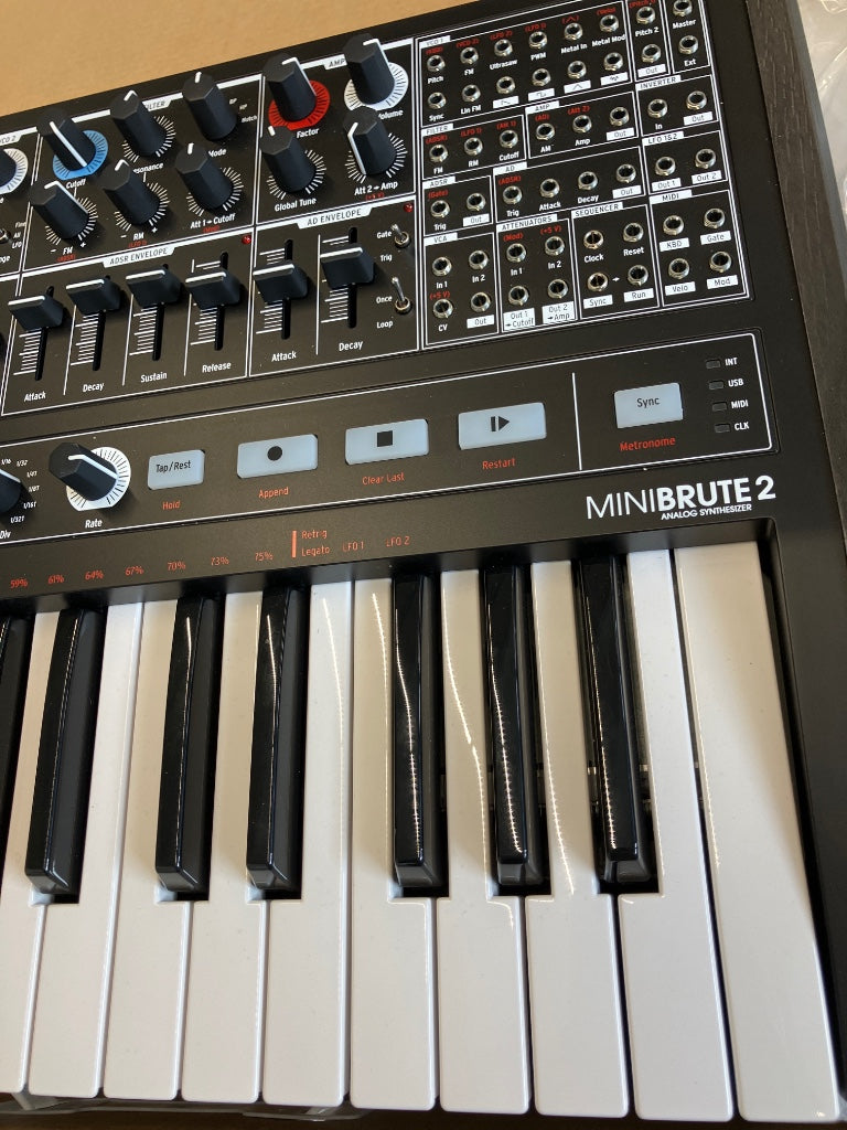 MINIBRUTE 2 BK - B Stock