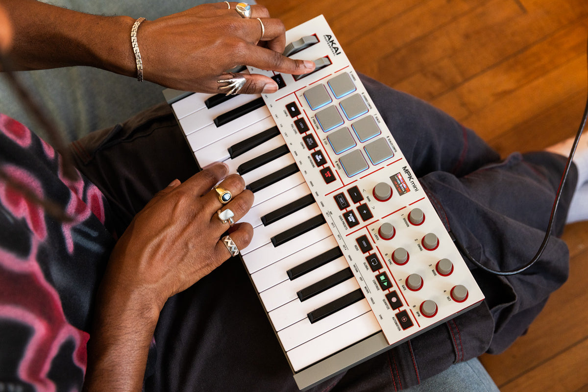 MPK Mini IV White