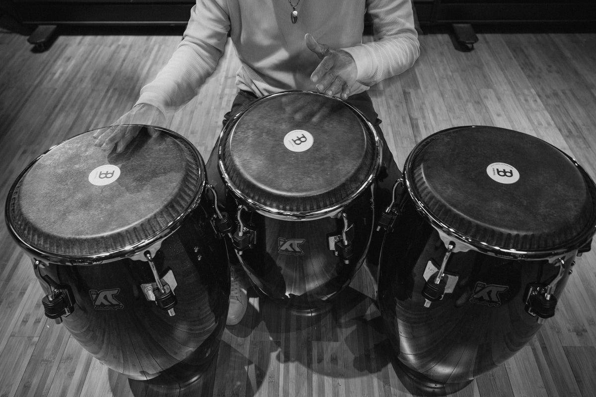 Artist Series William Kachiro Conga 11 3/4" /REMO® Black Calfskin Skyndeep Heads - Blue Wave